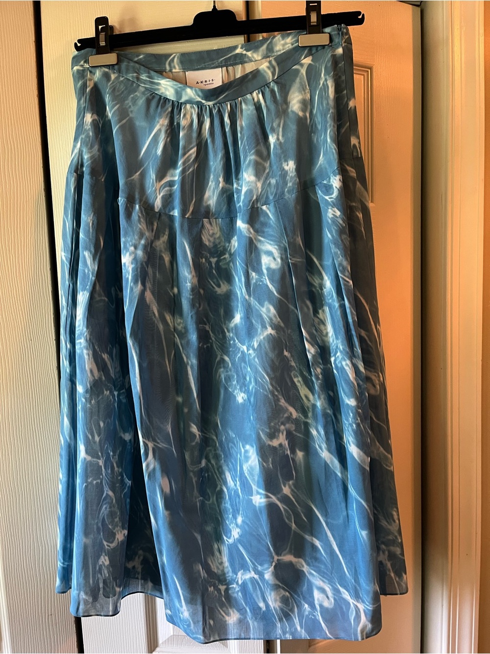 Akris Punto Blue Watercolor Print Midi Skirt/Fully Lined